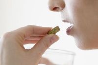 【健康解碼】說明書上這么多副作用 這藥我還吃不吃？