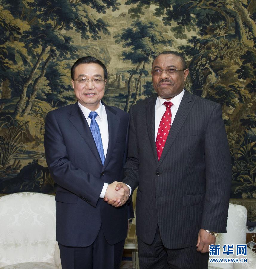 5月4日，中國(guó)國(guó)務(wù)院總理李克強(qiáng)在亞的斯亞貝巴與埃塞俄比亞總理海爾馬里亞姆舉行會(huì)談。  新華社記者 王曄 攝