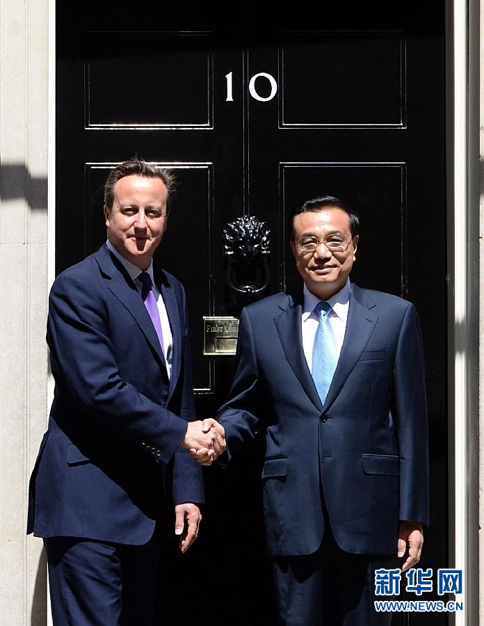 6月17日，國務(wù)院總理李克強在倫敦唐寧街10號首相府同英國首相卡梅倫舉行中英總理年度會晤。新華社記者 李濤 攝