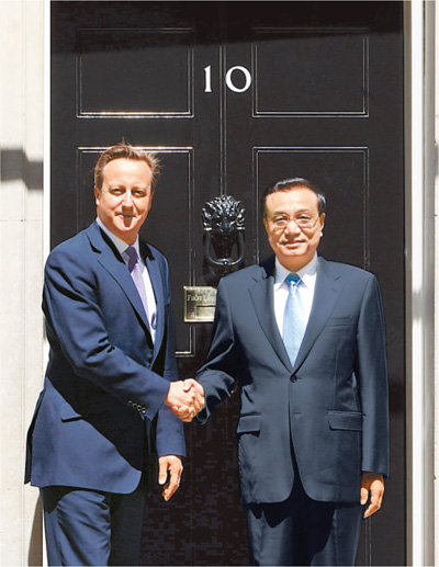 6月17日，國(guó)務(wù)院總理李克強(qiáng)在倫敦唐寧街10號(hào)首相府同英國(guó)首相卡梅倫舉行中英總理年度會(huì)晤。新華社記者 李 濤攝 