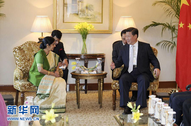 9月18日，國家主席習近平在新德里會見印度外長斯瓦拉杰。新華社記者 張鐸 攝