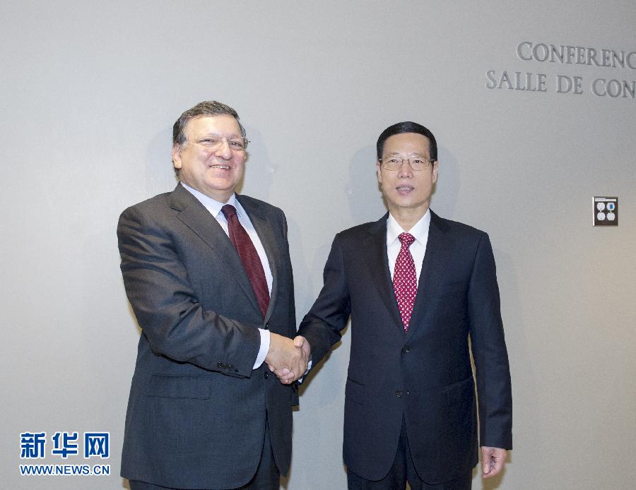 9月23日，正在紐約出席聯(lián)合國(guó)氣候峰會(huì)的國(guó)家主席習(xí)近平特使、國(guó)務(wù)院副總理張高麗在紐約聯(lián)合國(guó)總部會(huì)見(jiàn)歐盟委員會(huì)主席巴羅佐。新華社記者 王曄 攝 