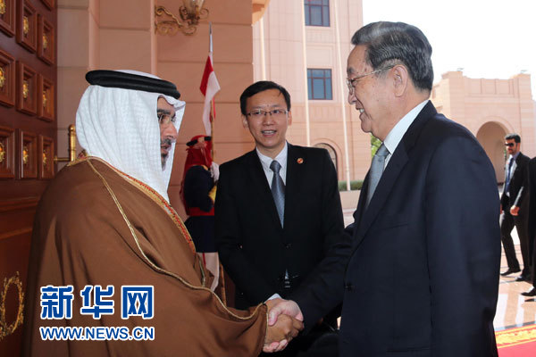11月6日，正在巴林進行正式友好訪問的全國政協(xié)主席俞正聲在麥納麥會見巴林王儲薩勒曼。 新華社記者劉衛(wèi)兵攝