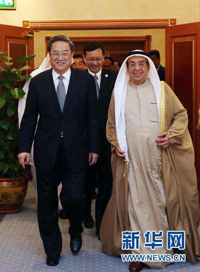 11月6日，正在巴林進行正式友好訪問的全國政協(xié)主席俞正聲在麥納麥會見巴林副首相穆罕默德。 新華社記者劉衛(wèi)兵攝