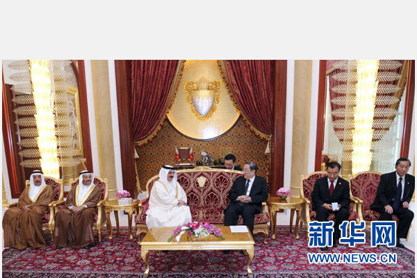 11月6日，正在巴林進行正式友好訪問的全國政協(xié)主席俞正聲在麥納麥會見巴林國王哈馬德。 新華社記者 張鐸 攝