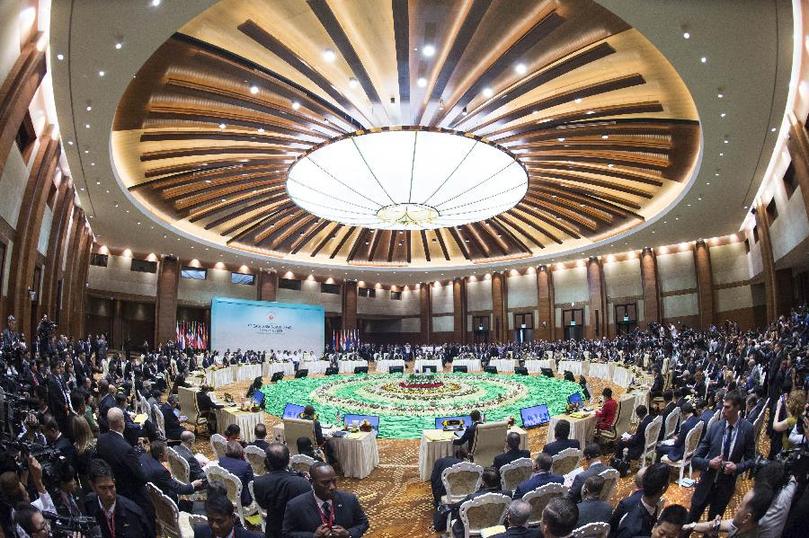  11月13日，中國國務院總理李克強在緬甸內(nèi)比都出席第九屆東亞峰會。 新華社記者 王曄 攝