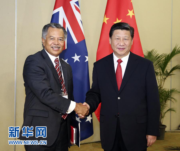 11月22日，國家主席習(xí)近平在斐濟(jì)楠迪會(huì)見庫克群島總理普納。新華社記者丁林?jǐn)z 