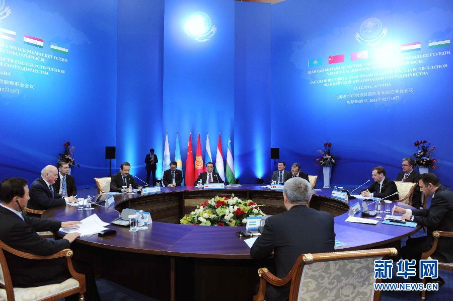 12月15日，中國國務(wù)院總理李克強(qiáng)在阿斯塔納出席上海合作組織成員國政府首腦理事會第十三次會議。 新華社記者 饒愛民 攝 
