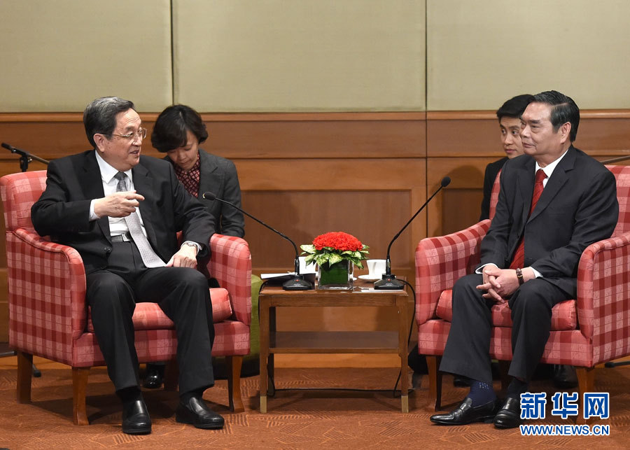 12月25日至27日，中共中央政治局常委、全國政協(xié)主席俞正聲對(duì)越南進(jìn)行正式訪問。這是12月25日，俞正聲在河內(nèi)會(huì)見越共中央書記處常務(wù)書記黎鴻英。 新華社記者劉建生攝