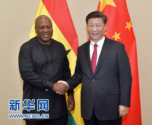 12月3日，國(guó)家主席習(xí)近平在約翰內(nèi)斯堡會(huì)見加納總統(tǒng)馬哈馬。新華社記者 李濤 攝 

