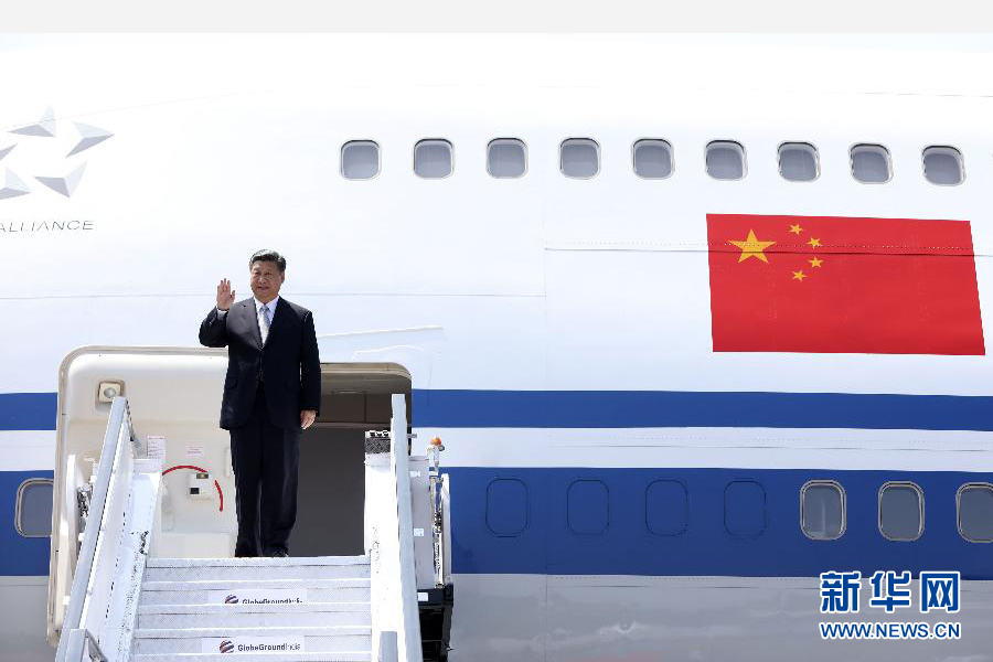 10月15日，國家主席習(xí)近平抵達(dá)印度果阿，應(yīng)印度總理莫迪邀請(qǐng)，出席金磚國家領(lǐng)導(dǎo)人第八次會(huì)晤。 新華社記者蘭紅光攝 