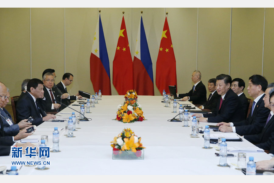 11月19日，國家主席習(xí)近平在利馬會見菲律賓總統(tǒng)杜特爾特。新華社記者 鞠鵬 攝