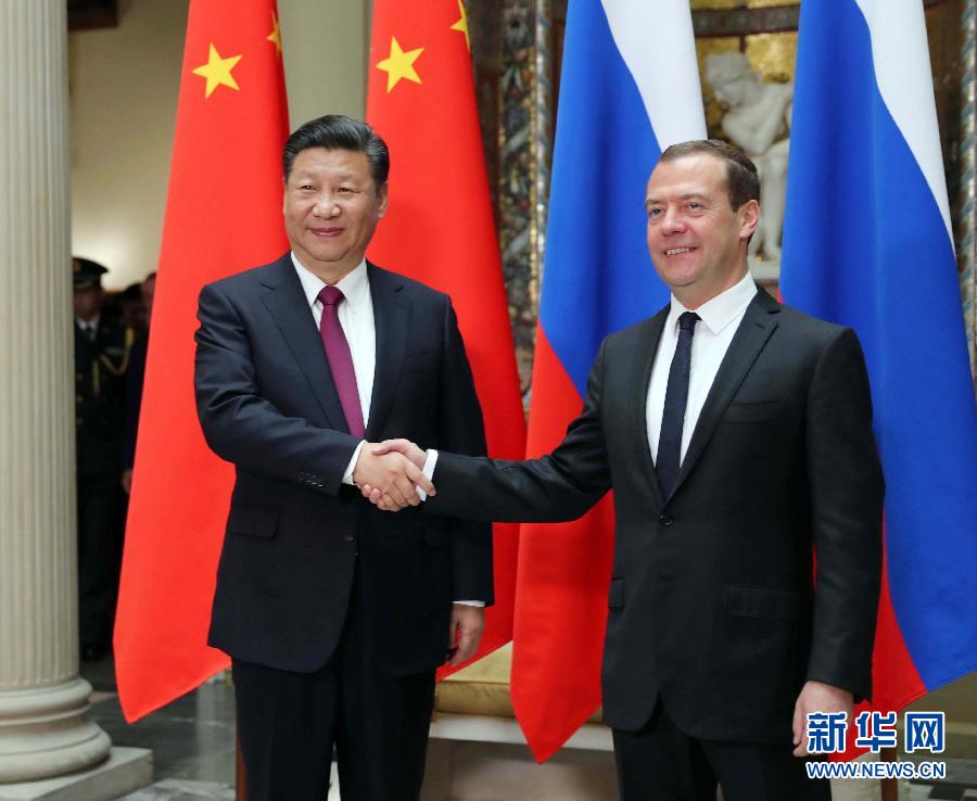 7月4日，國(guó)家主席習(xí)近平在莫斯科會(huì)見(jiàn)俄羅斯總理梅德韋杰夫。新華社記者 劉衛(wèi)兵 攝