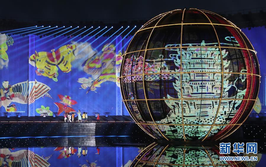 （新華全媒頭條&middot;上合青島峰會&middot;圖文互動）（3）攜手前進，開啟上合發(fā)展新征程 &mdash;&mdash;習近平主席主持上合組織青島峰會 并舉行系列活動紀實