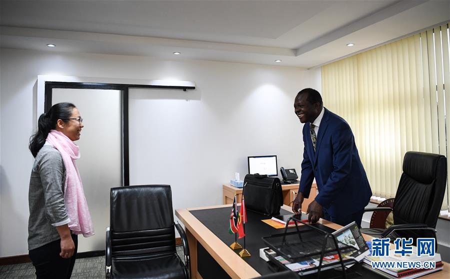 (國(guó)際·中非合作論壇·圖文互動(dòng))(2)通訊:肯尼亞執(zhí)政黨總書(shū)記跟我學(xué)中文