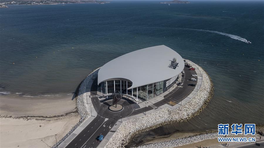 （新華全媒頭條&middot;圖文互動）（2）特稿：深化周邊友好　共促亞太繁榮&mdash;&mdash;寫在習(xí)近平主席出席亞太經(jīng)合組織第二十六次領(lǐng)導(dǎo)人非正式會議，對巴布亞新幾內(nèi)亞、文萊和菲律賓進(jìn)行國事訪問并在巴新同建交太平洋島國領(lǐng)導(dǎo)人會晤之際