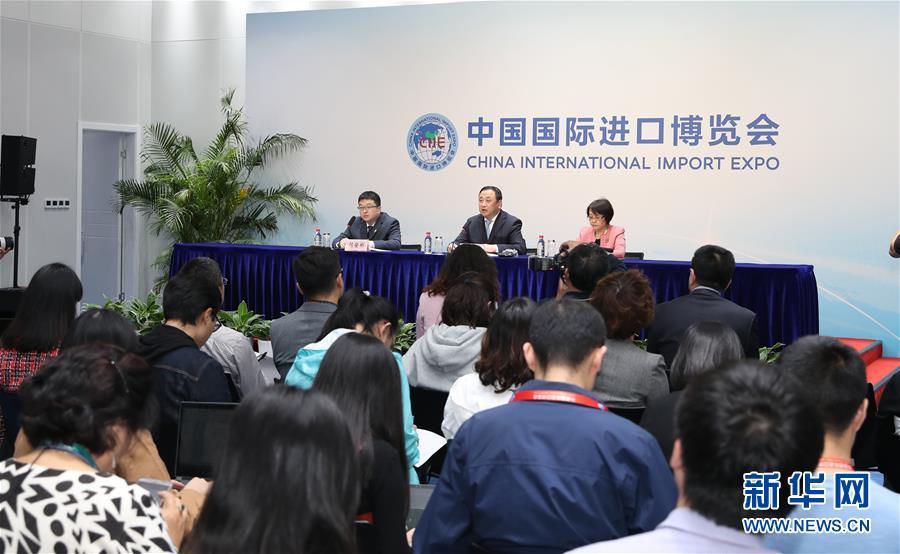 (新華全媒頭條·圖文互動)(1)從進(jìn)博會到“雙11” 超級訂單背后蘊(yùn)藏中國動能