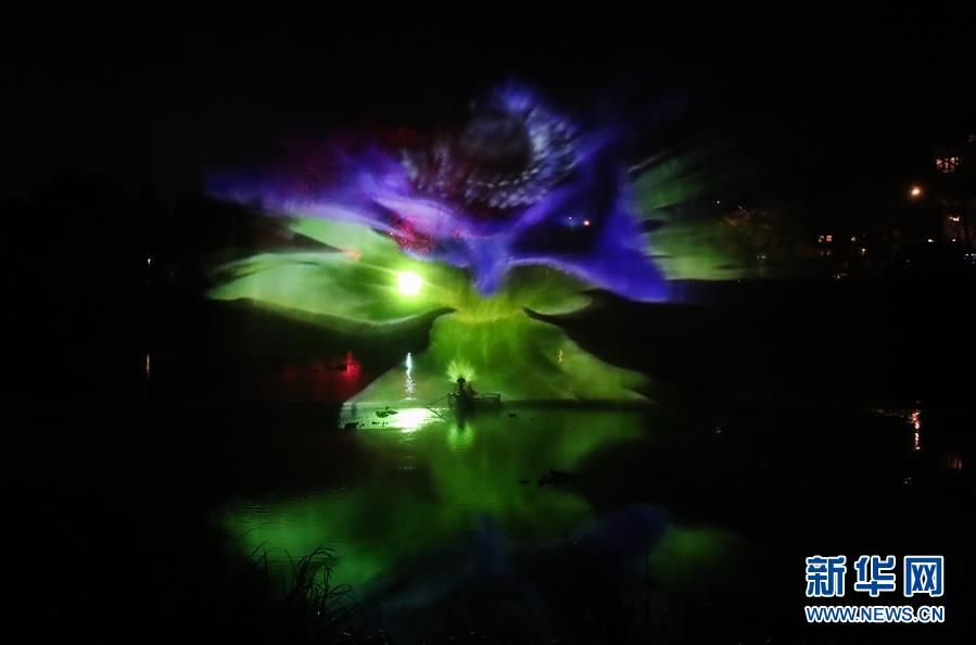 （國際）（3）&ldquo;柏林圣誕花園&rdquo;燈光秀開幕