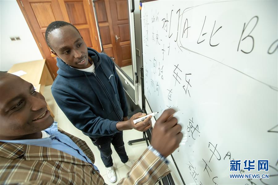 (國(guó)際·圖文互動(dòng))(6)通訊:攜手同行 繼往開(kāi)來(lái)——記中肯建交55周年