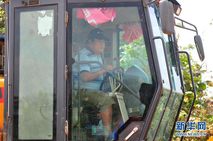 （國際&middot;&ldquo;一帶一路&rdquo;高峰論壇&middot;圖文互動(dòng)）（1）老撾村民的夢想在中老鐵路上延伸