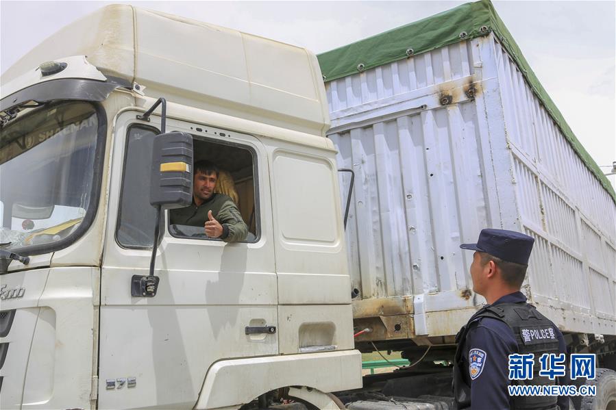 (經(jīng)濟(jì))(3)卡拉蘇口岸:中塔貿(mào)易迎“春風(fēng)”