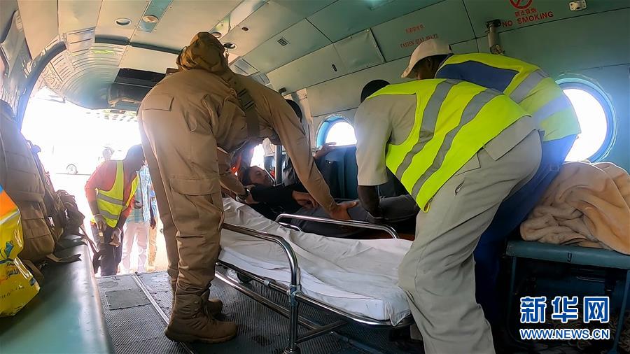 （國際&middot;圖文互動）中國維和直升機(jī)分隊緊急轉(zhuǎn)運傷員獲贊