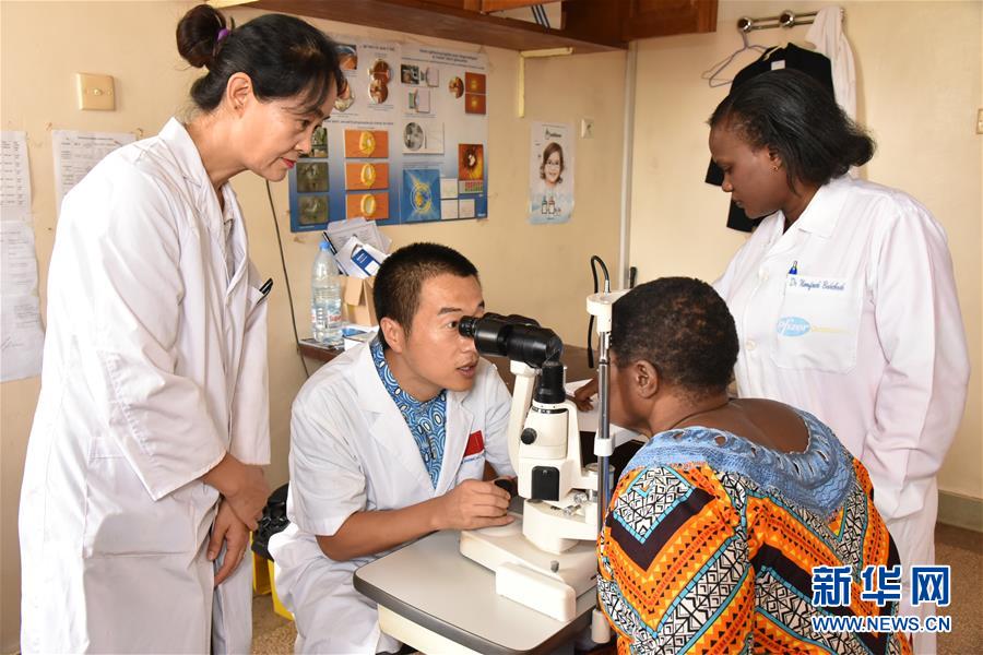 （國際&middot;圖文互動(dòng)）（4）通訊：《中喀一家人》&mdash;&mdash;贈(zèng)別中國醫(yī)療隊(duì)員的非洲旋律