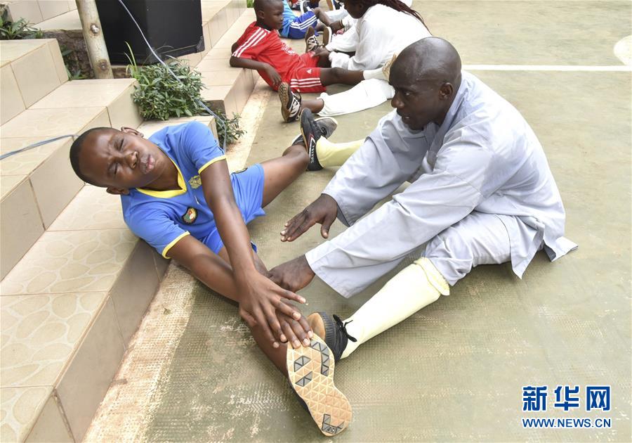 （國(guó)際&middot;圖文互動(dòng)）（8）通訊：&ldquo;我也曾混跡街頭，終于靠習(xí)武自立&rdquo;&mdash;&mdash;喀麥隆人姆巴的武術(shù)情緣