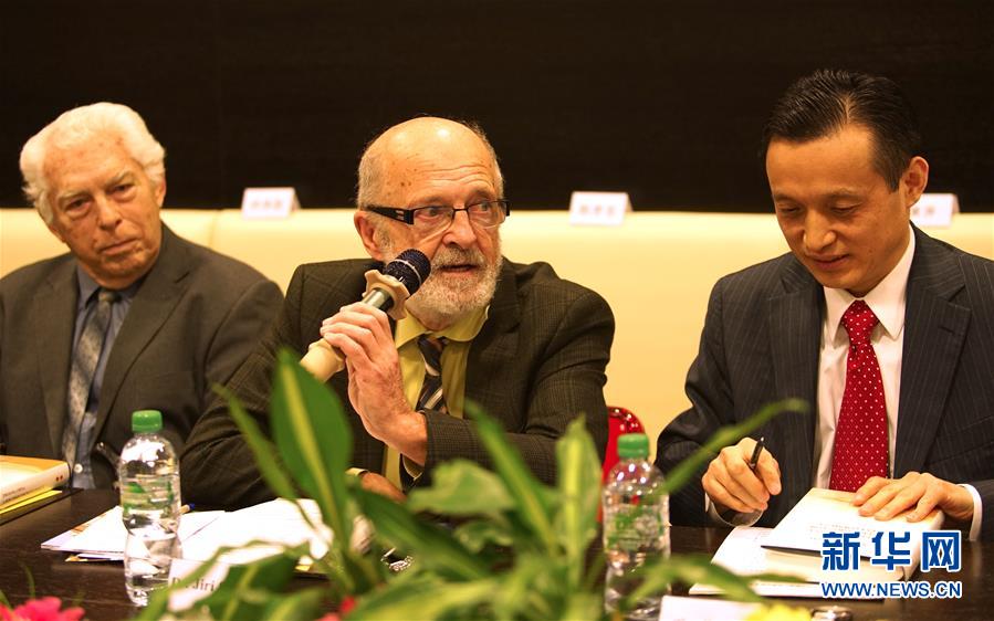 （國(guó)際&middot;圖文互動(dòng)）（1）《之江新語(yǔ)》讀者交流會(huì)在捷克舉行