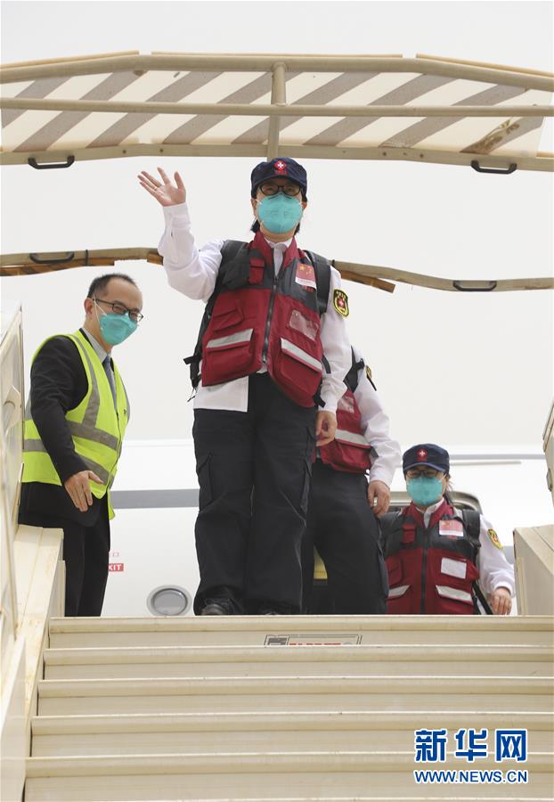 (國際)(2)中國抗疫醫(yī)療專家組抵達(dá)布基納法索