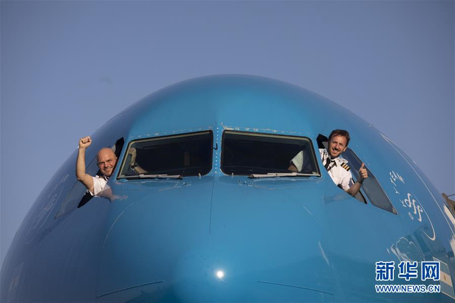 (圖文互動·國際疫情)(5)通訊:3.8萬公里的航程 跨越大洋的情誼——記阿根廷從中國運載防疫物資