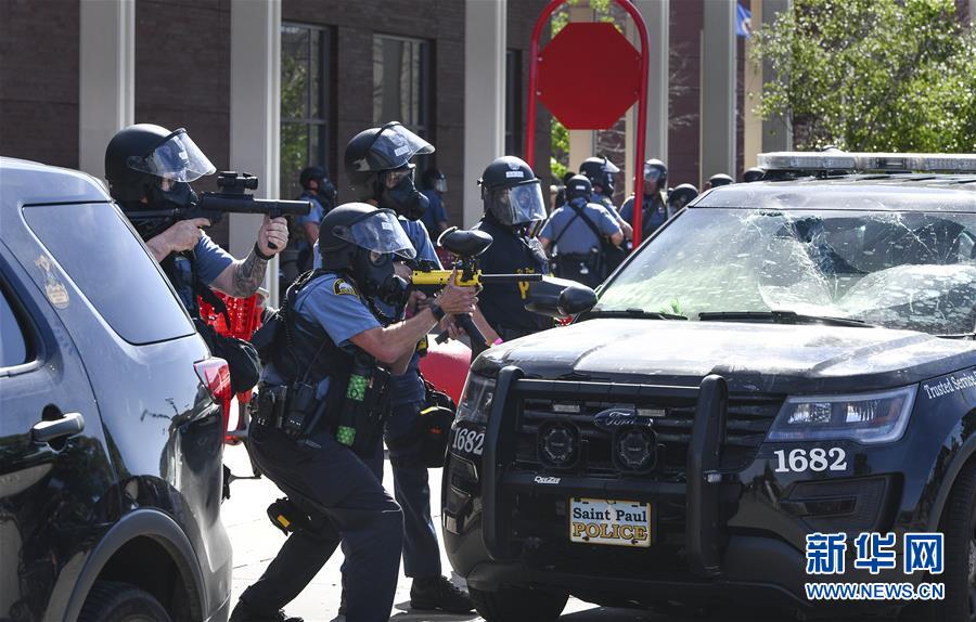 （國際）（3）美國警察執(zhí)法動作不當(dāng)致一名非裔男子死亡 引發(fā)大規(guī)?？棺h