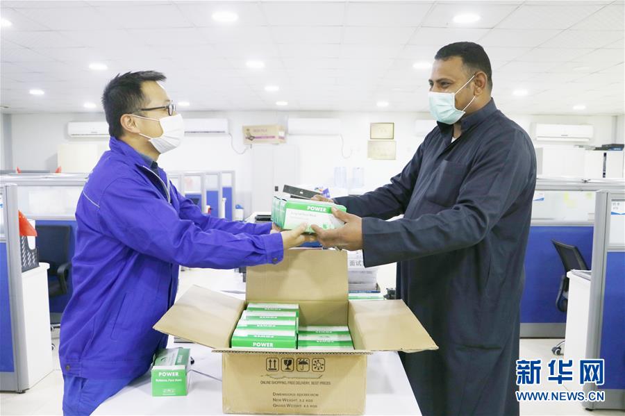 （國際疫情&middot;圖文互動）（3）通訊：防疫、生產(chǎn)兩不誤，沙漠現(xiàn)&ldquo;棋盤&rdquo;&mdash;&mdash;記中企承建科威特住房基建項目