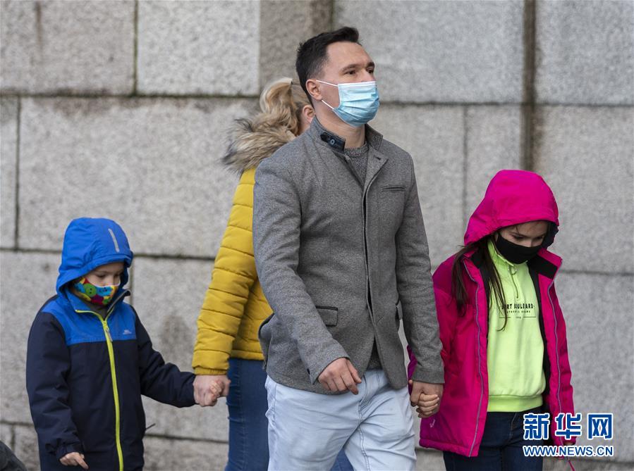 (國際疫情)(2)英國新冠確診病例數(shù)過百萬 計劃再度實(shí)施“禁足”措施