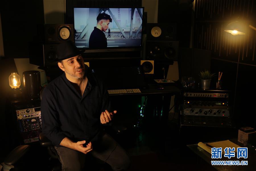 （海外抗疫故事&middot;圖文互動）（1）通訊：用原創(chuàng)音樂支持中國抗擊新冠疫情的以色列歌手