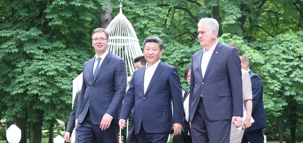 習近平出席塞爾維亞總統尼科利奇、總理武契奇共同舉行的午宴