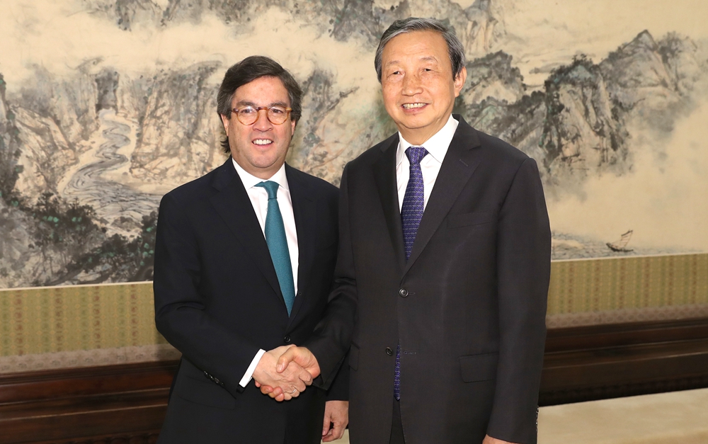 馬凱會(huì)見美洲開發(fā)銀行行長(zhǎng)莫雷諾