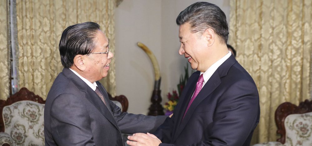 習近平會見老撾人民革命黨中央委員會前總書記、前國家主席朱馬里