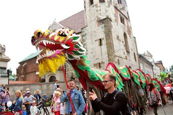 中國(guó)龍亮相波蘭&ldquo;游龍節(jié)&rdquo;