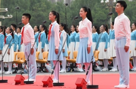 聽共青團(tuán)員和少先隊員的心聲：請黨放心，強(qiáng)國有我！