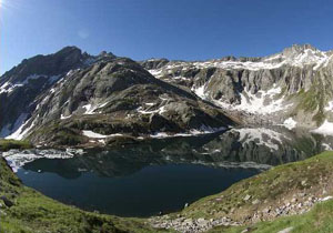 冰層下的美麗景色